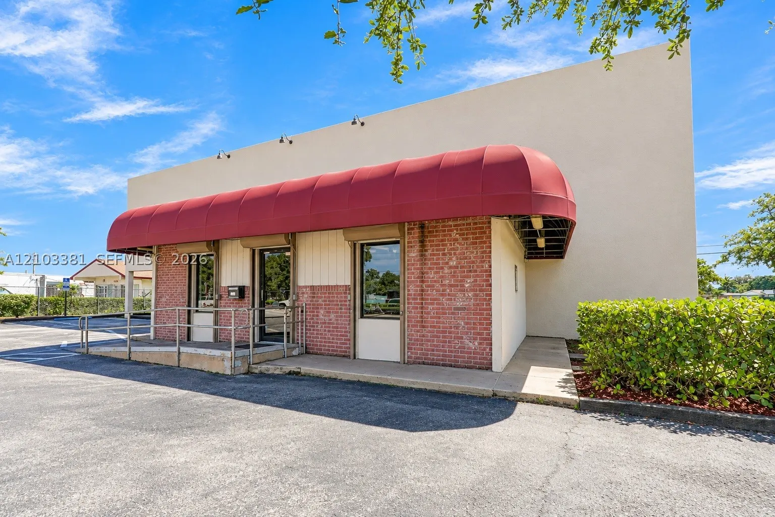 3300 W Hallandale Beach Blvd