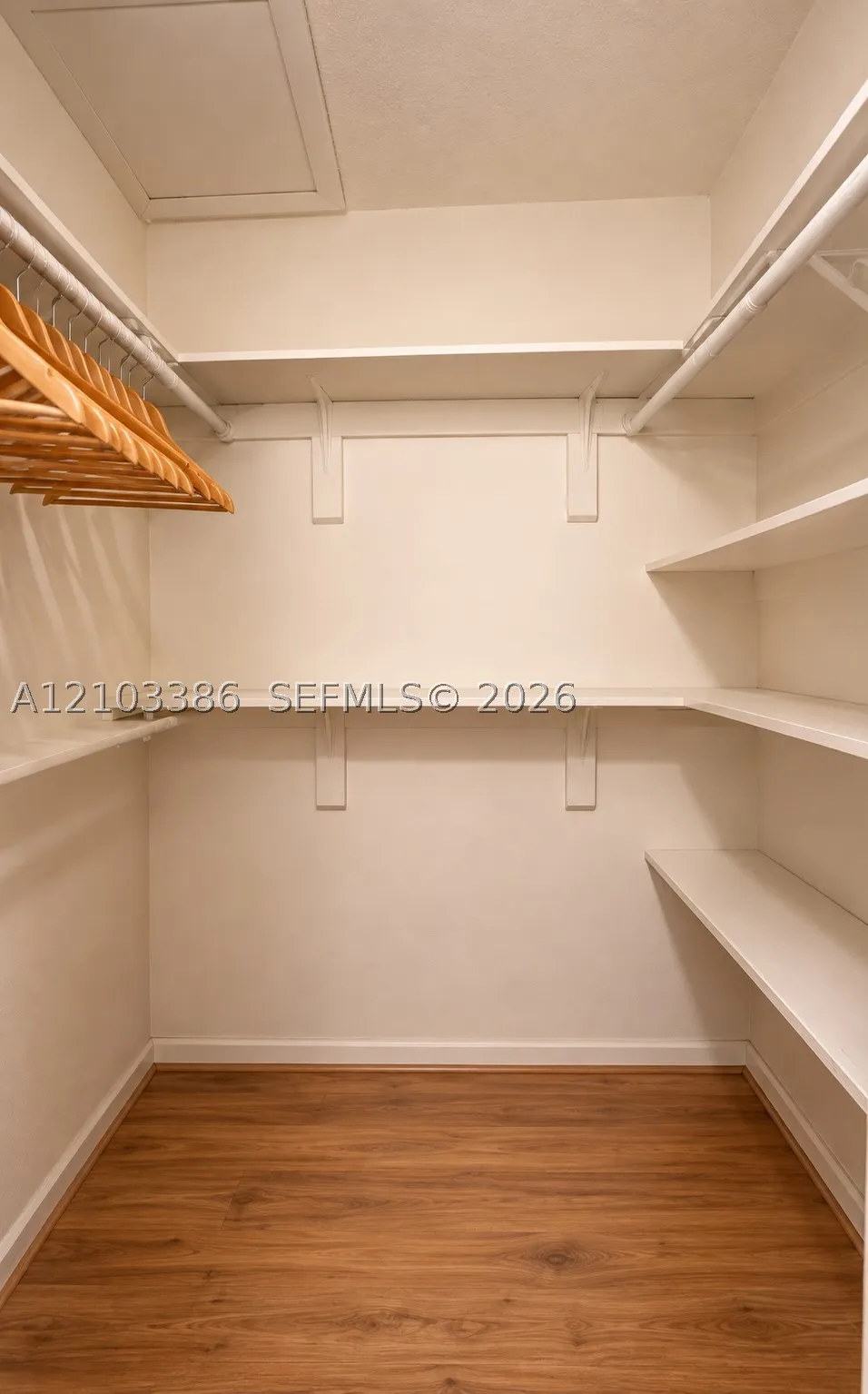 103 Tweedbrook Ln #101