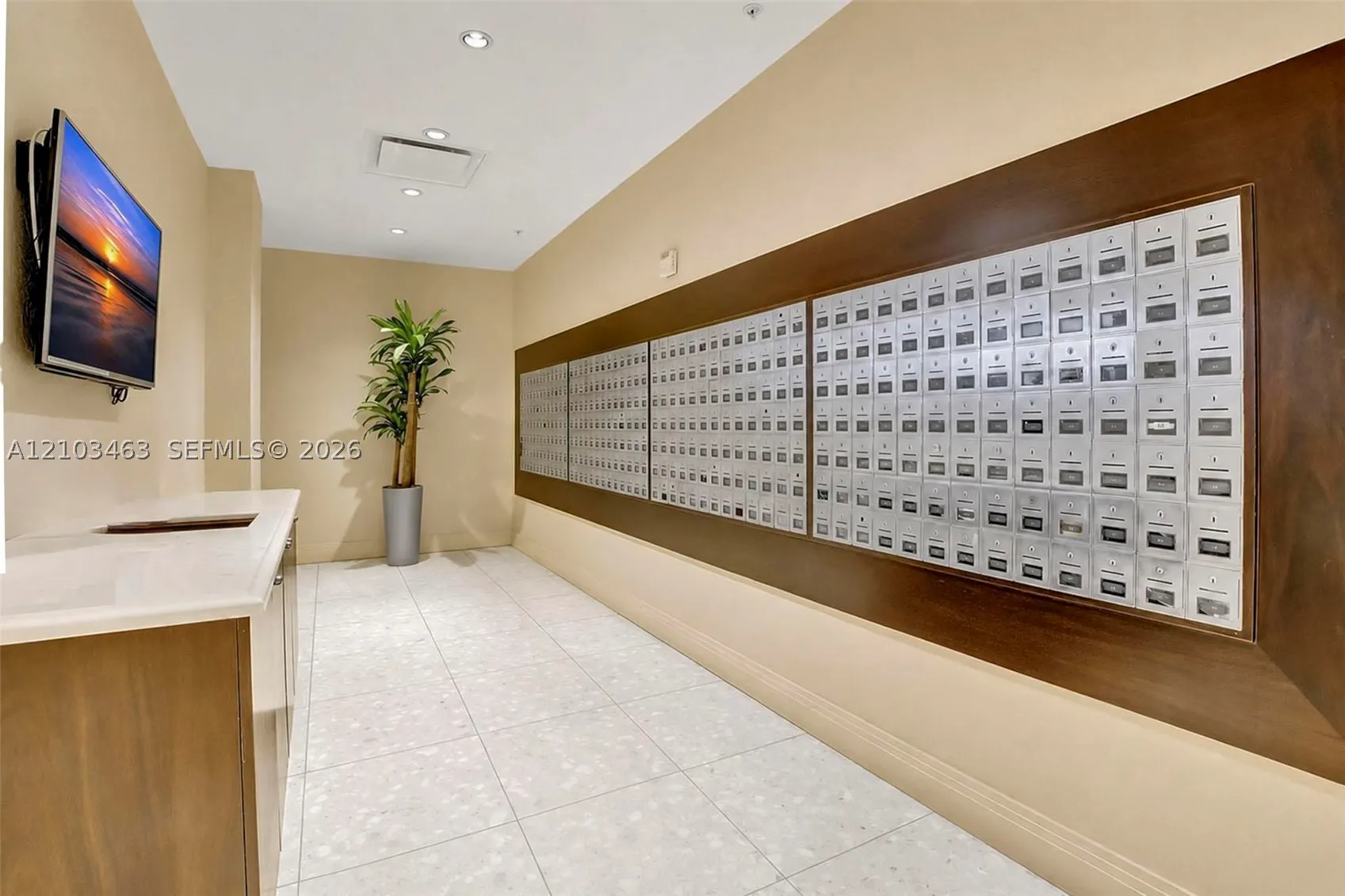 3801 S Ocean Dr #8J
