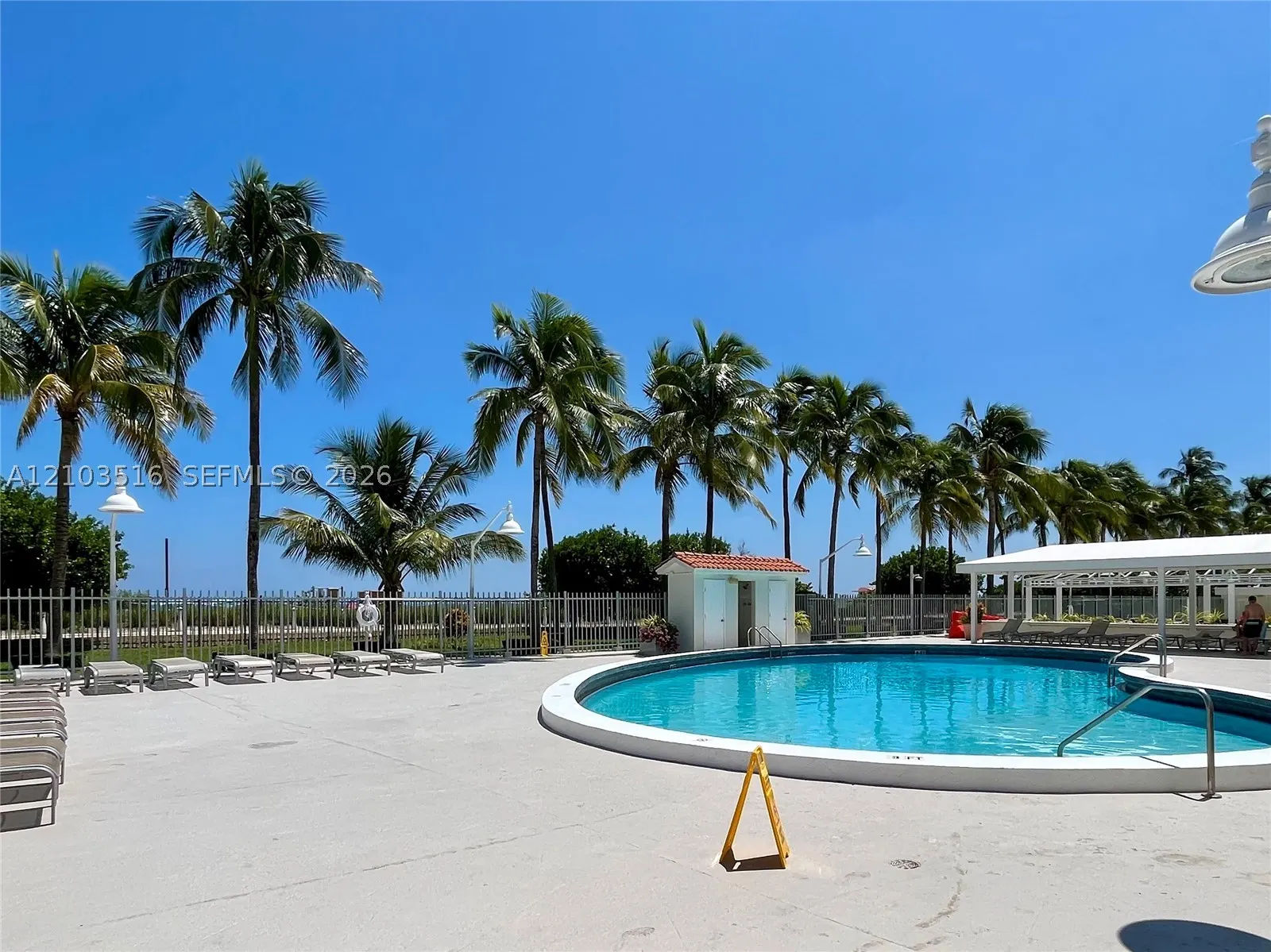 2899 Collins Ave #931