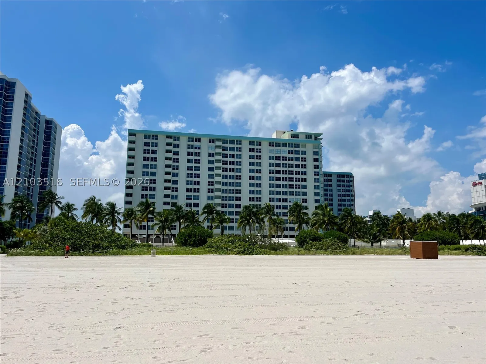 2899 Collins Ave #931