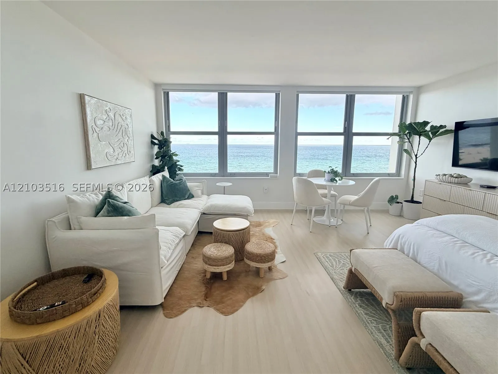 2899 Collins Ave #931
