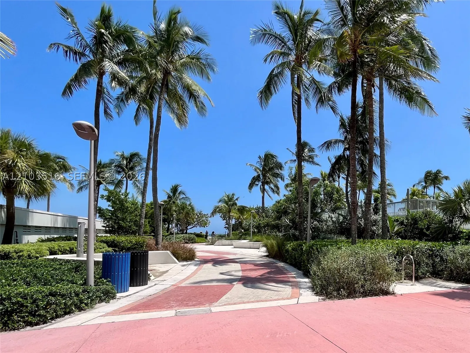 2899 Collins Ave #931