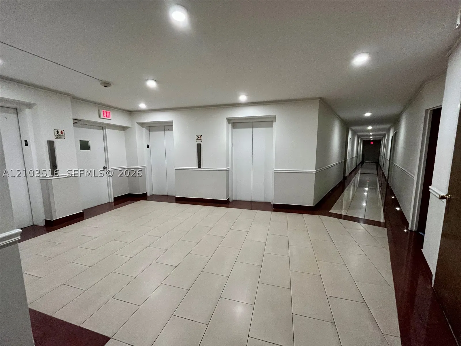 2899 Collins Ave #931