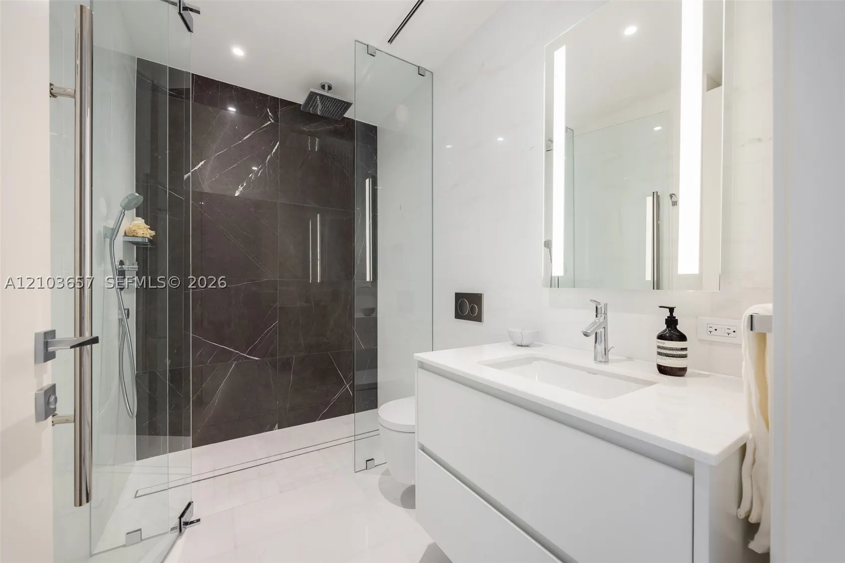 300 Biscayne Boulevard Way #5205W