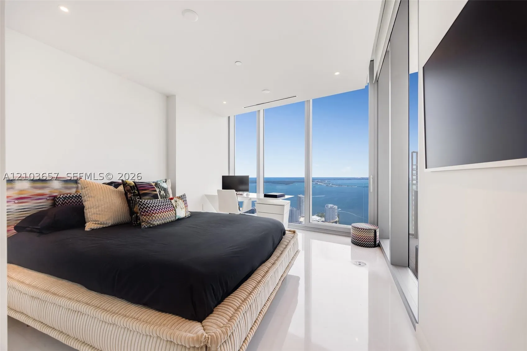 300 Biscayne Boulevard Way #5205W