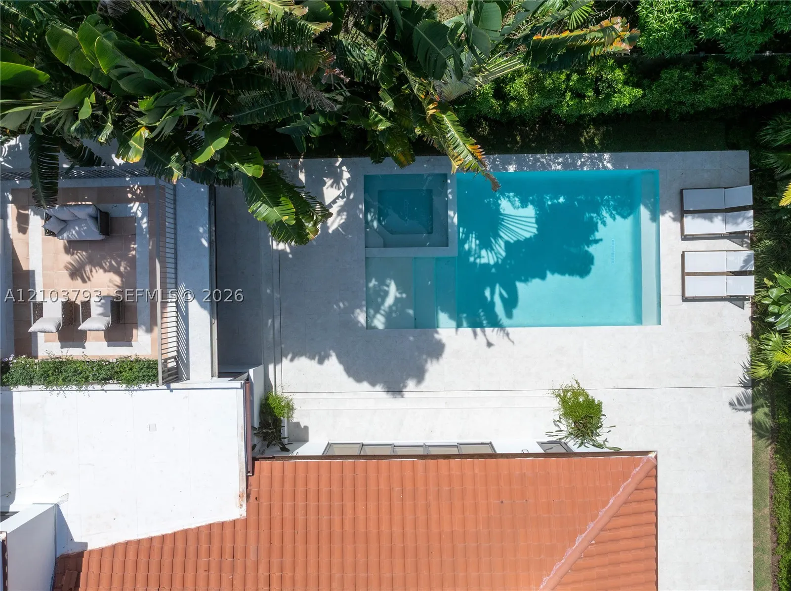 3426 Prairie Ave
