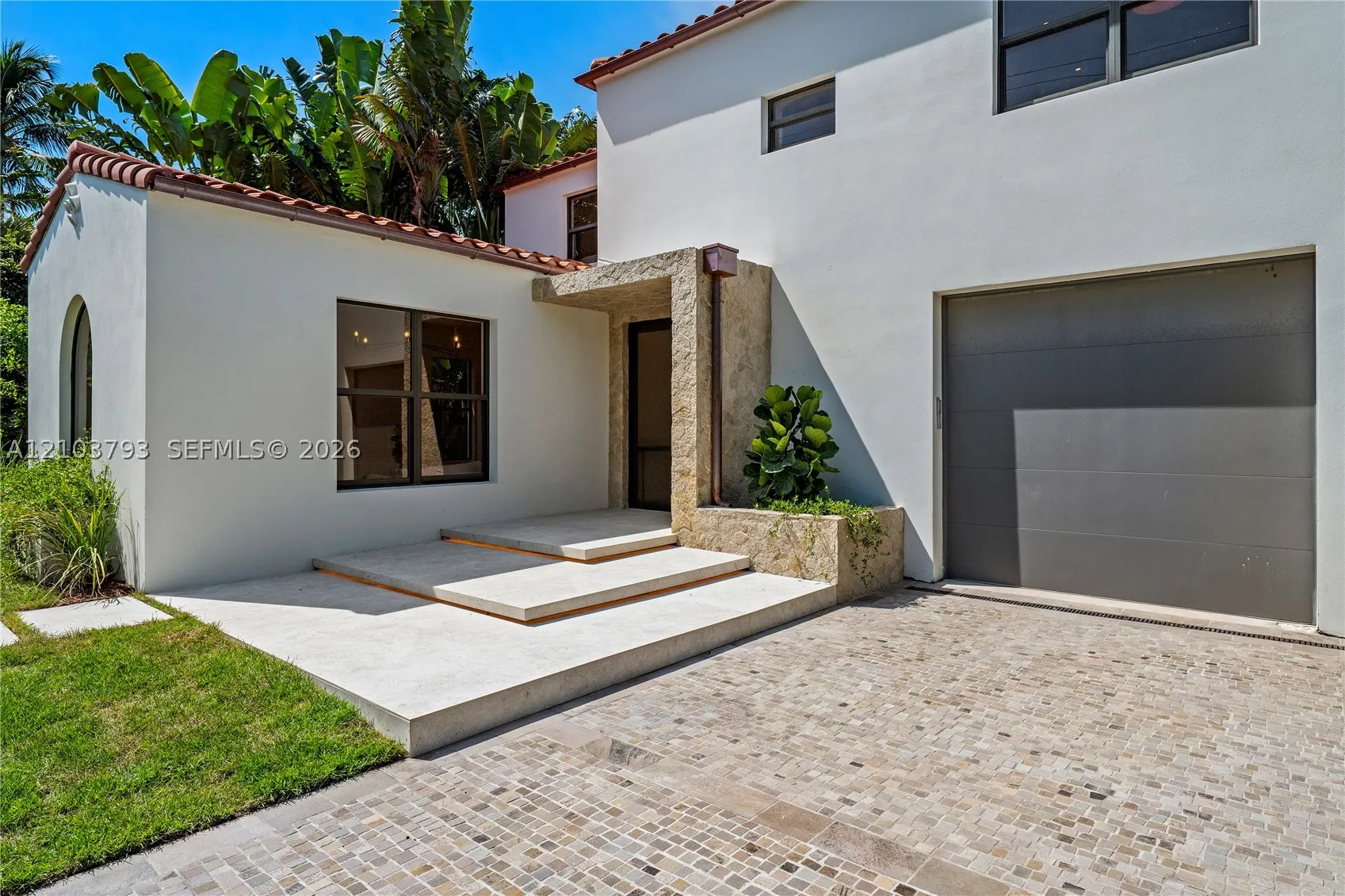 3426 Prairie Ave