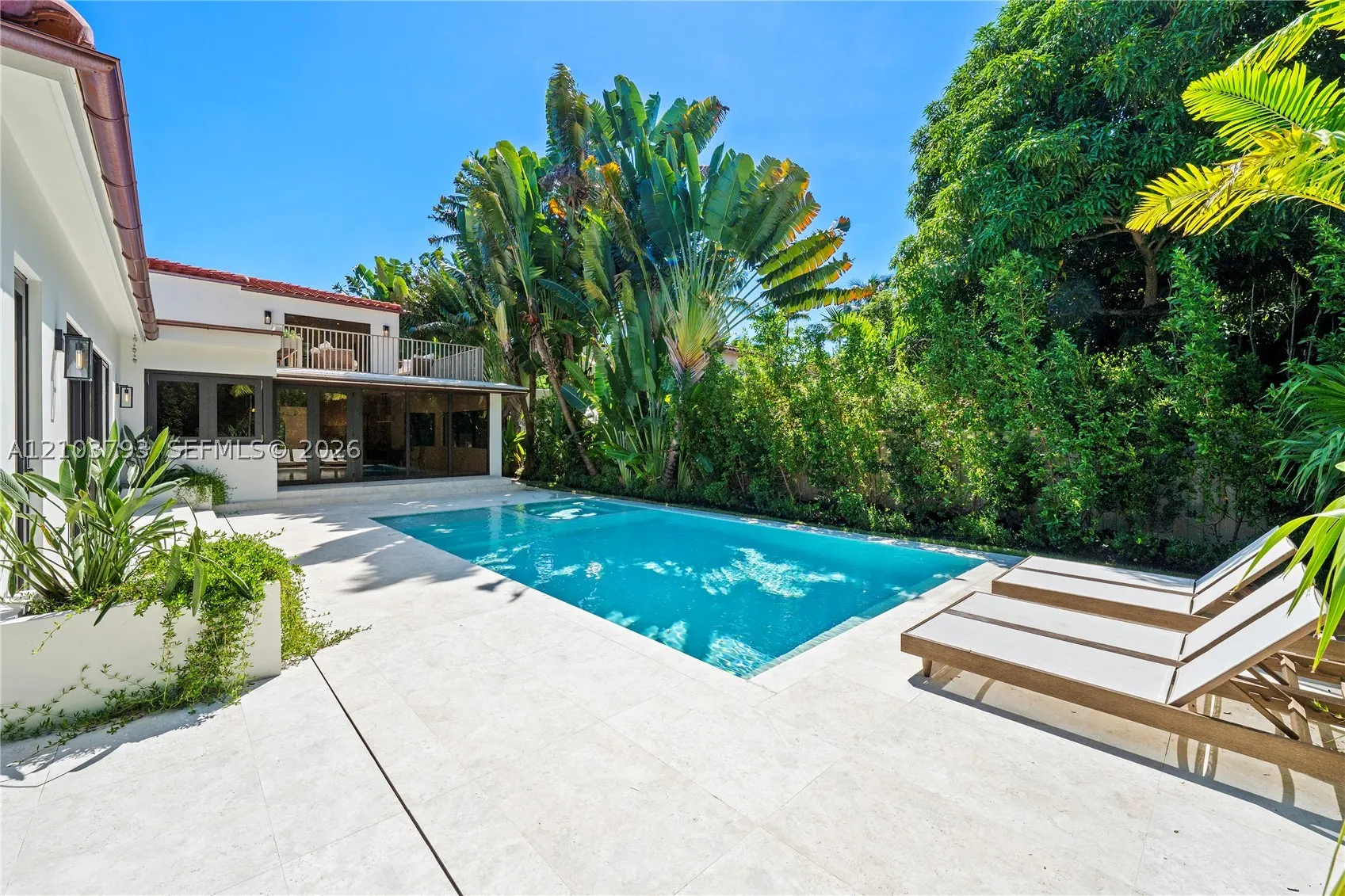3426 Prairie Ave