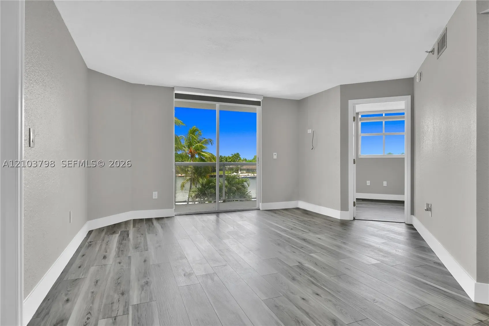 5880 Collins Ave #403
