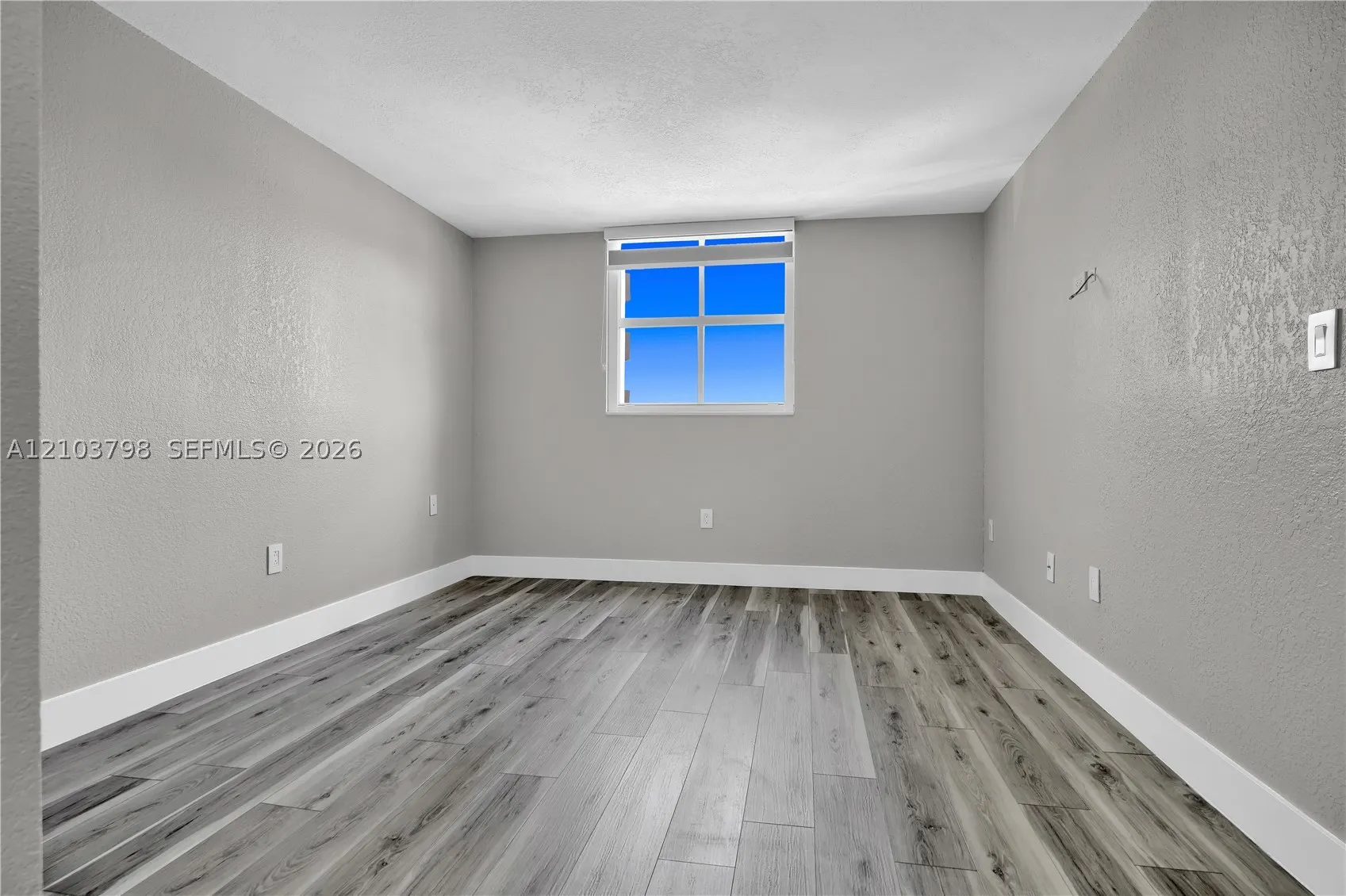 5880 Collins Ave #403