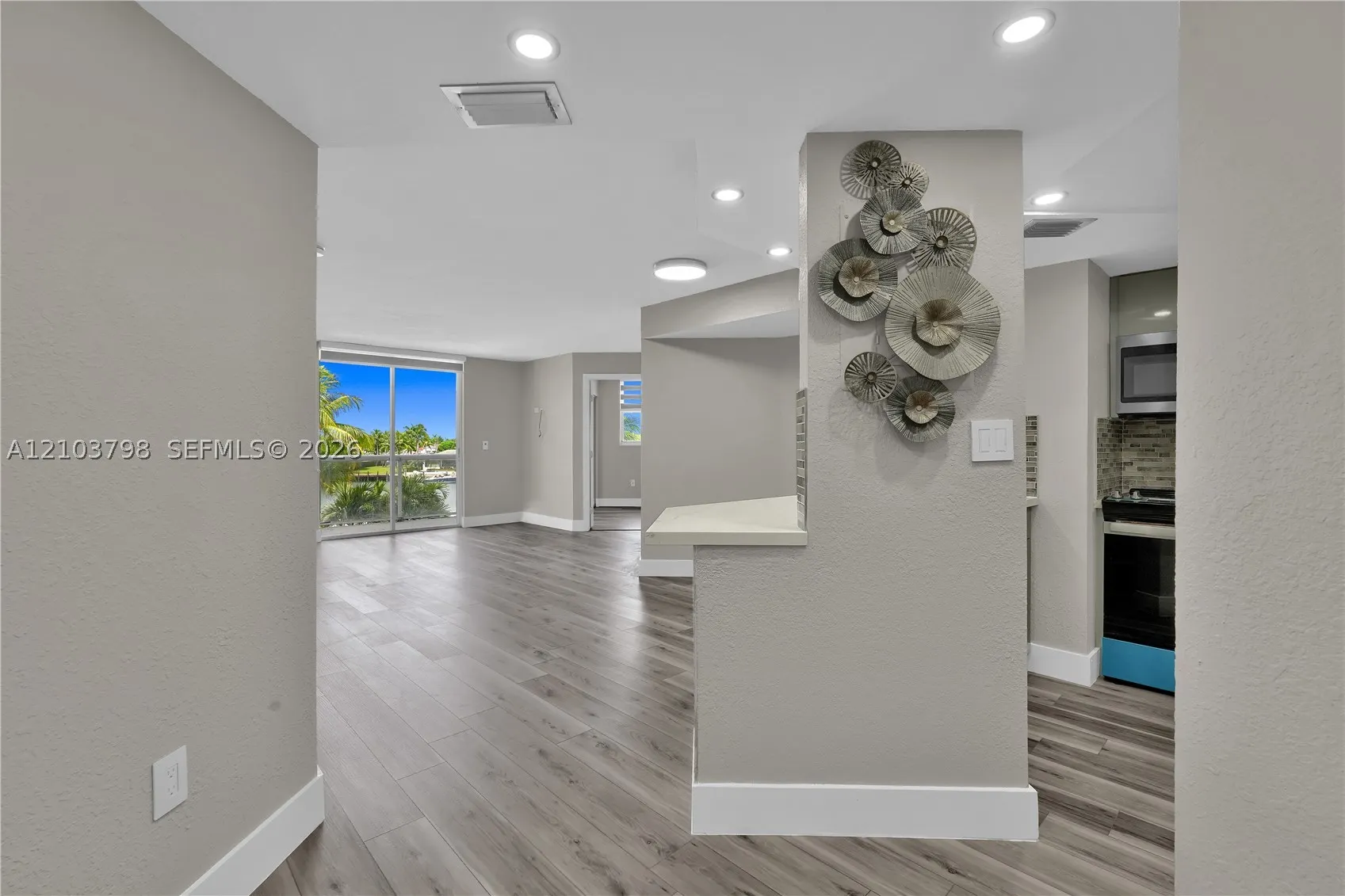 5880 Collins Ave #403