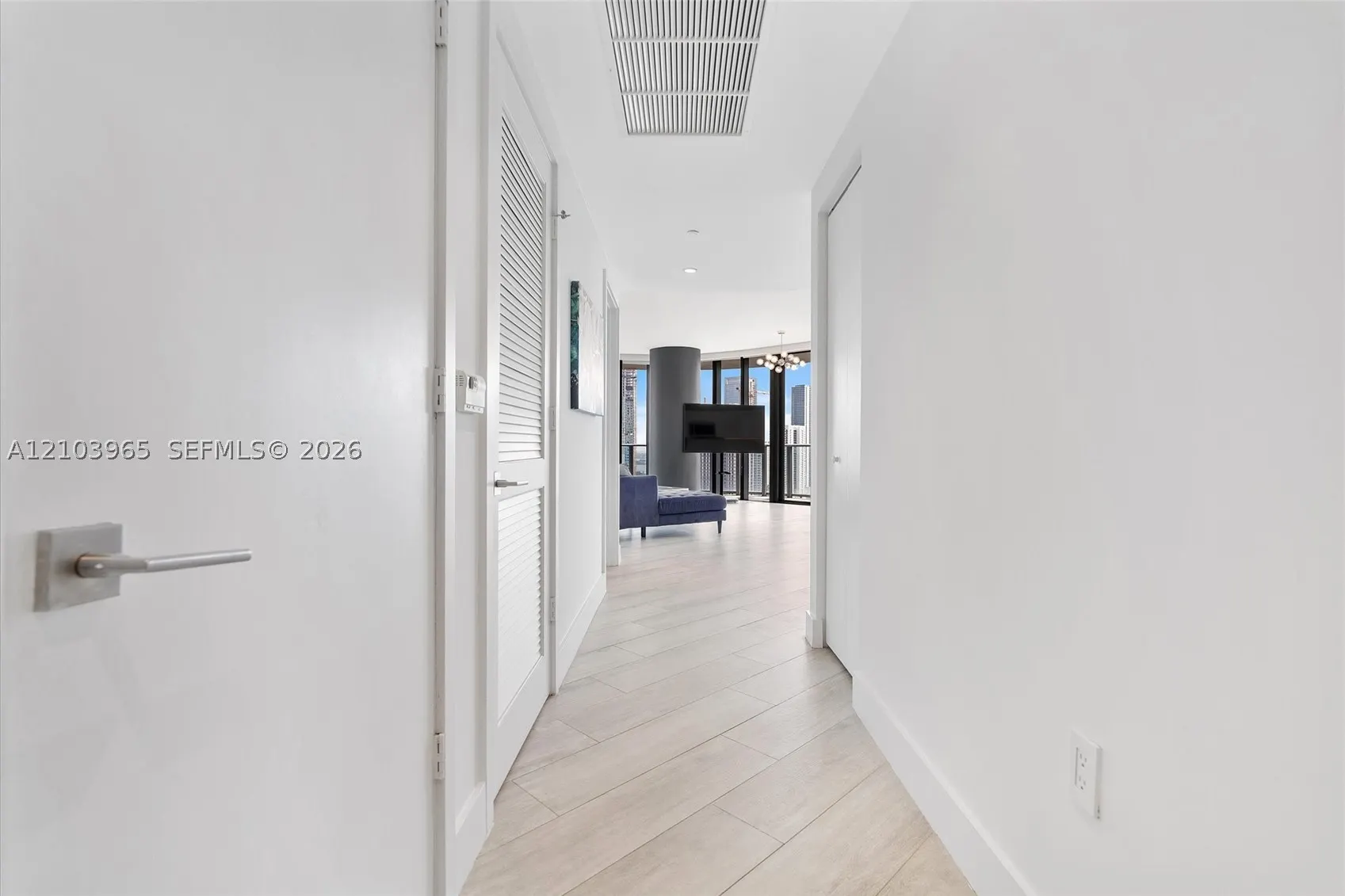 121 NE 34th St #2904