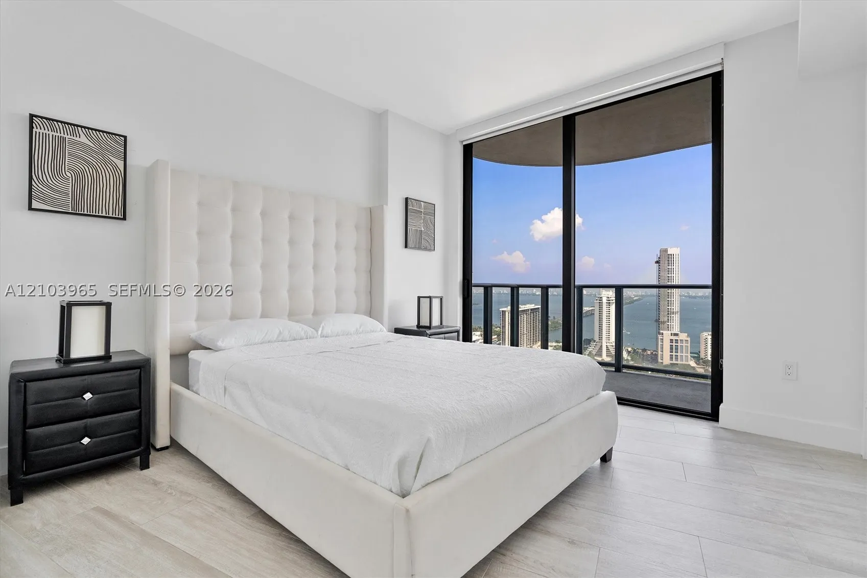 121 NE 34th St #2904