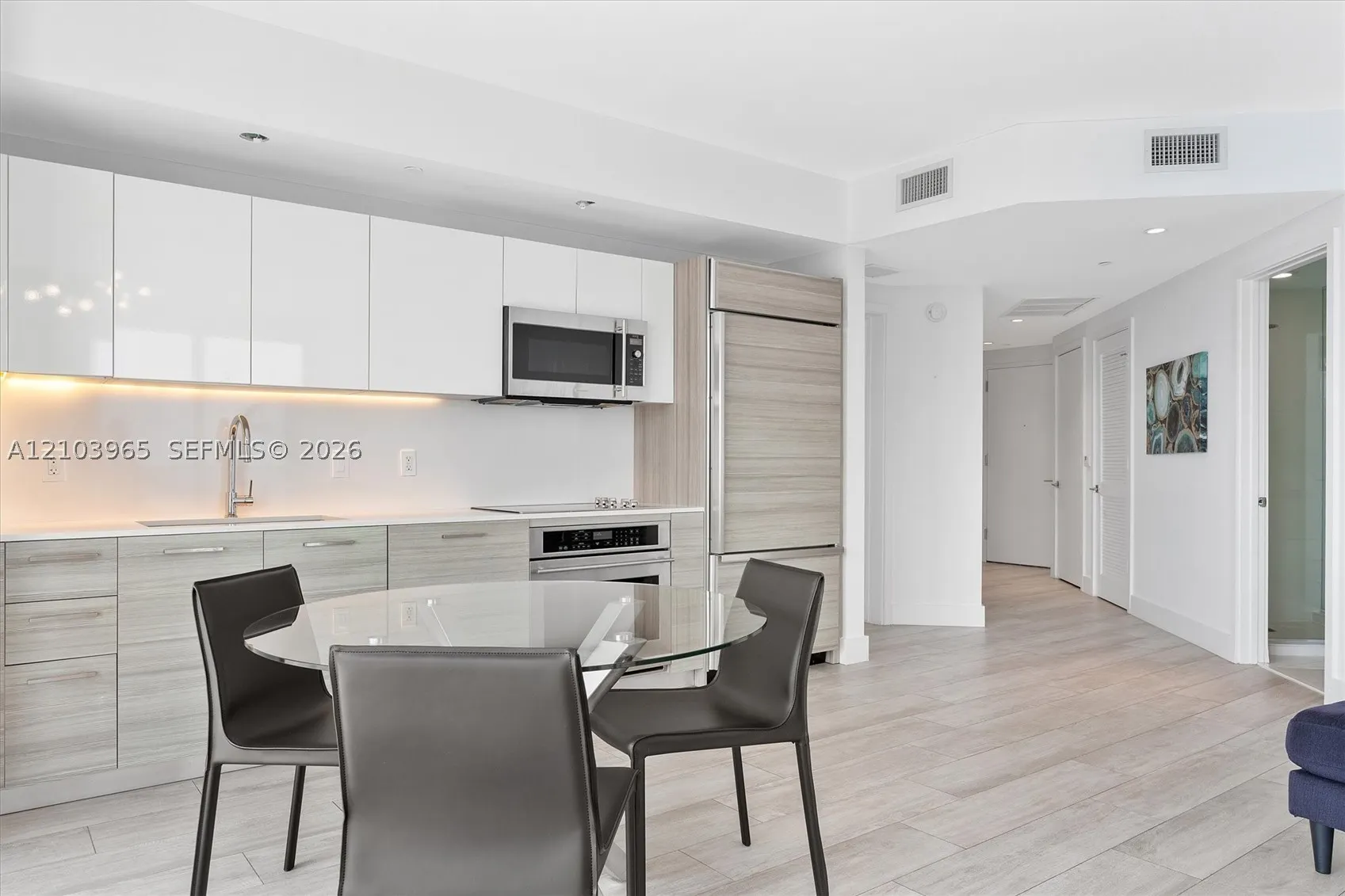 121 NE 34th St #2904