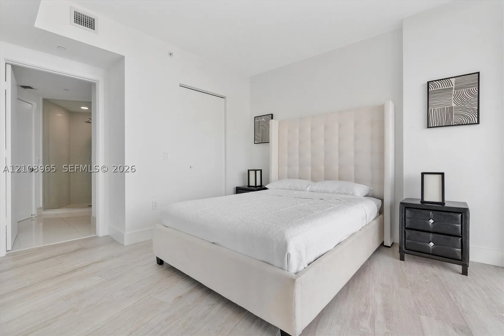 121 NE 34th St #2904