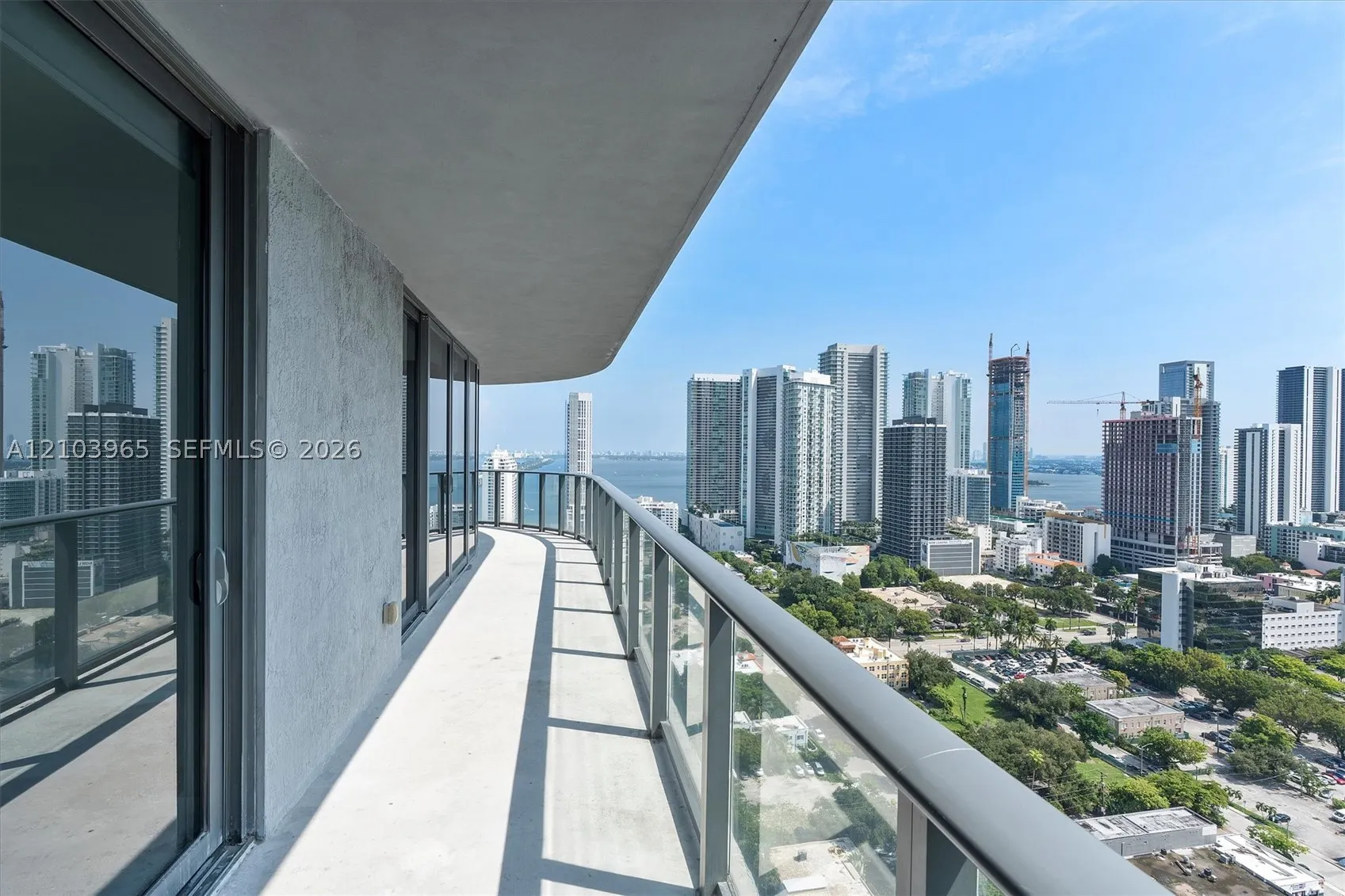 121 NE 34th St #2904
