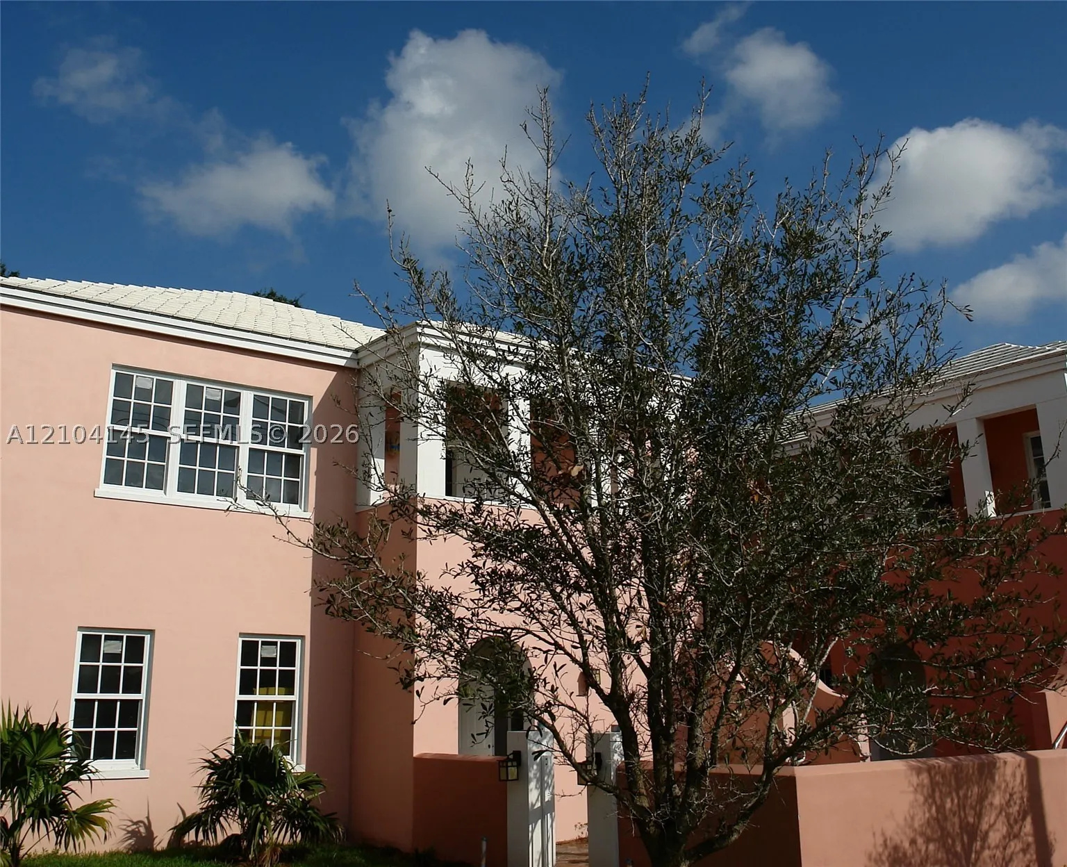 578 Loretto Ave #5