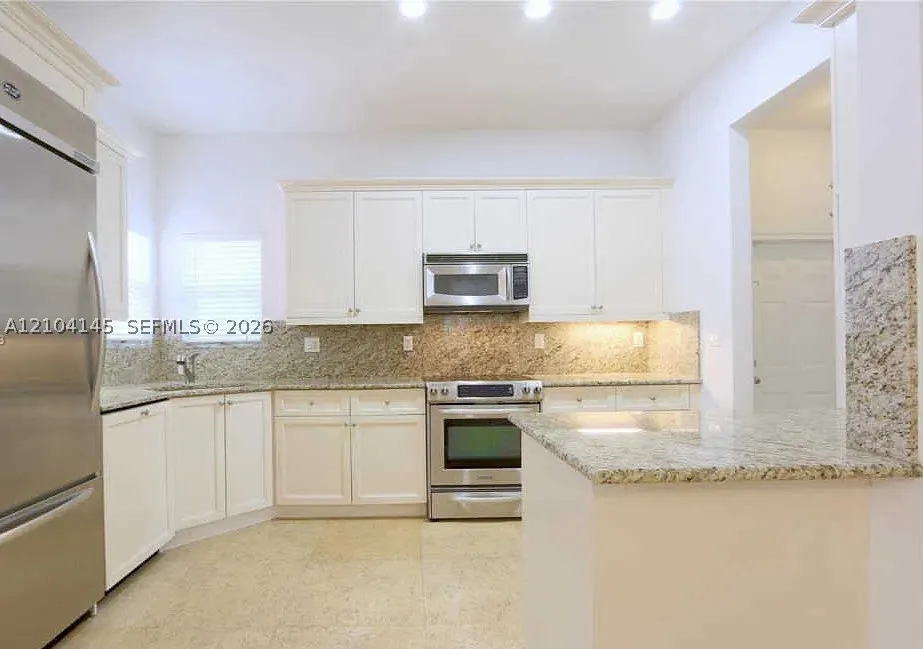 578 Loretto Ave #5