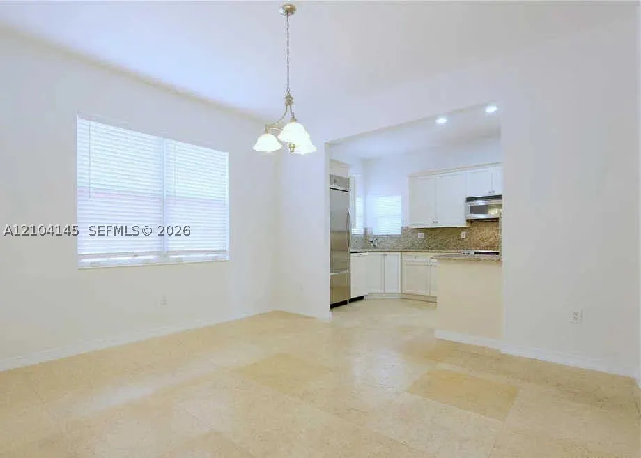 578 Loretto Ave #5