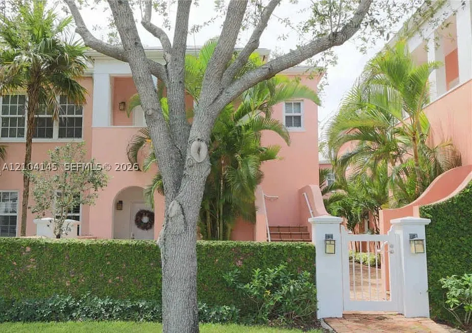 578 Loretto Ave #5
