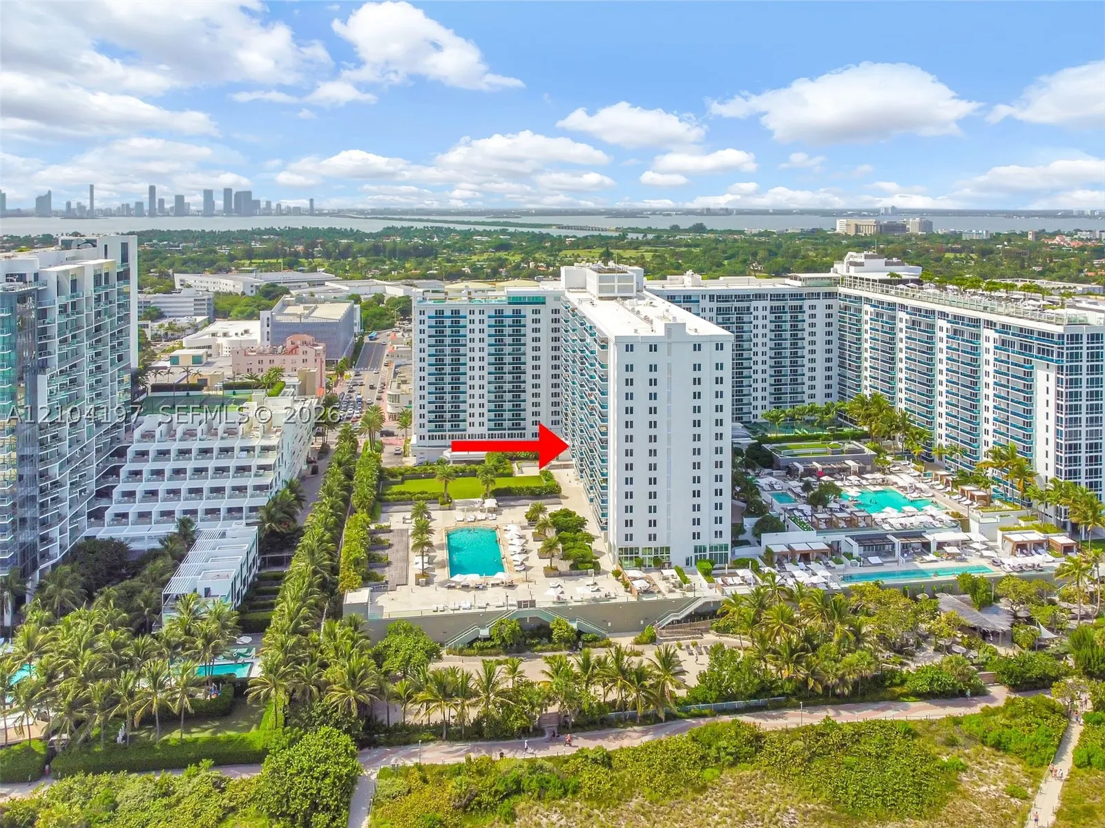 2301 Collins Ave #303