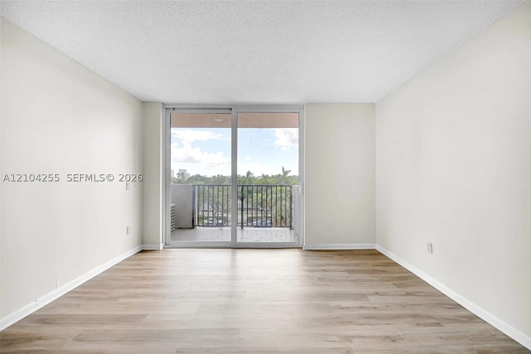 2075 NE 164th St #510