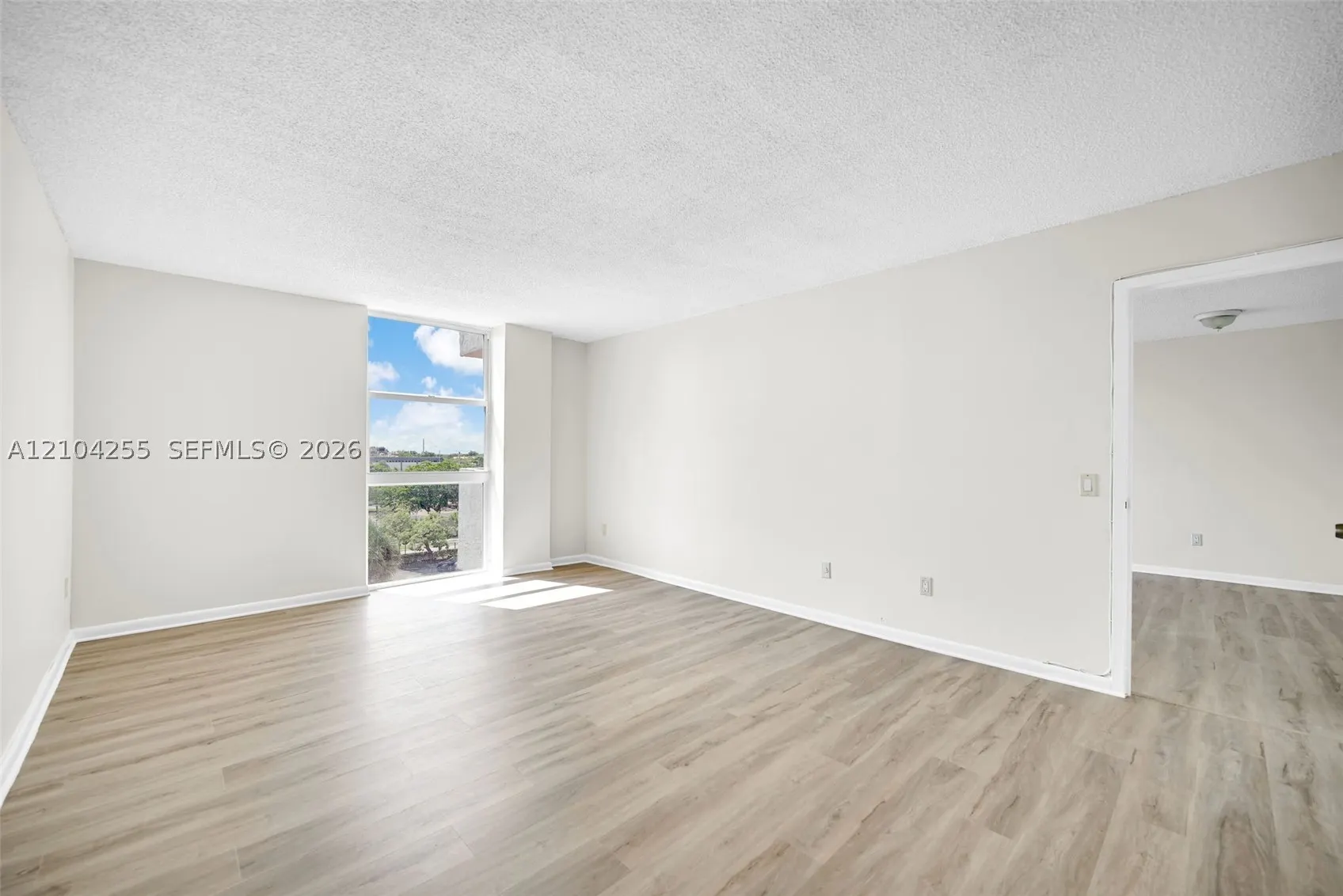 2075 NE 164th St #510