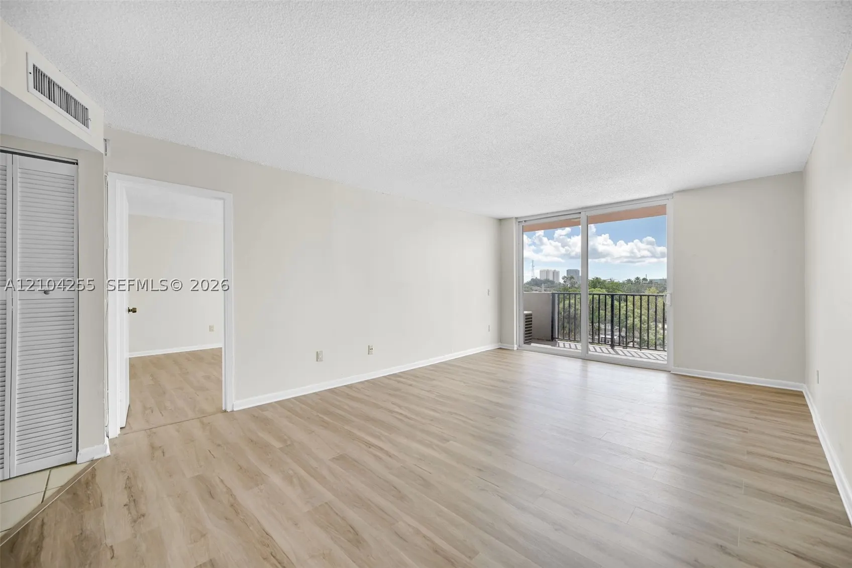 2075 NE 164th St #510