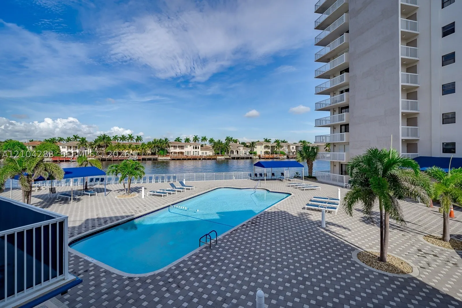1500 S Ocean Dr #15H