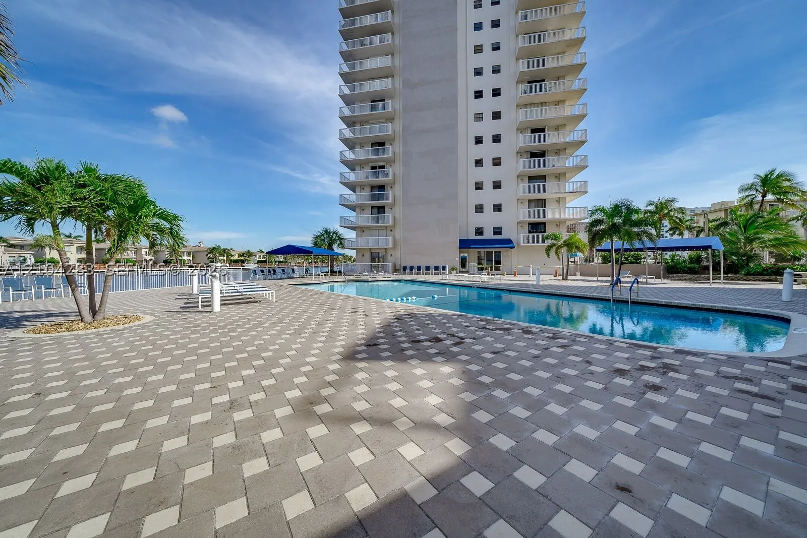 1500 S Ocean Dr #15H