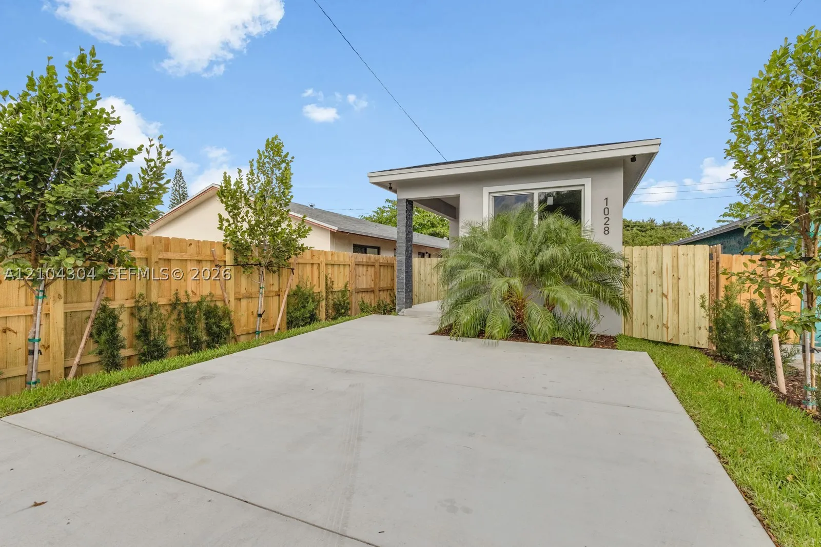 1028 NW 8th Ave