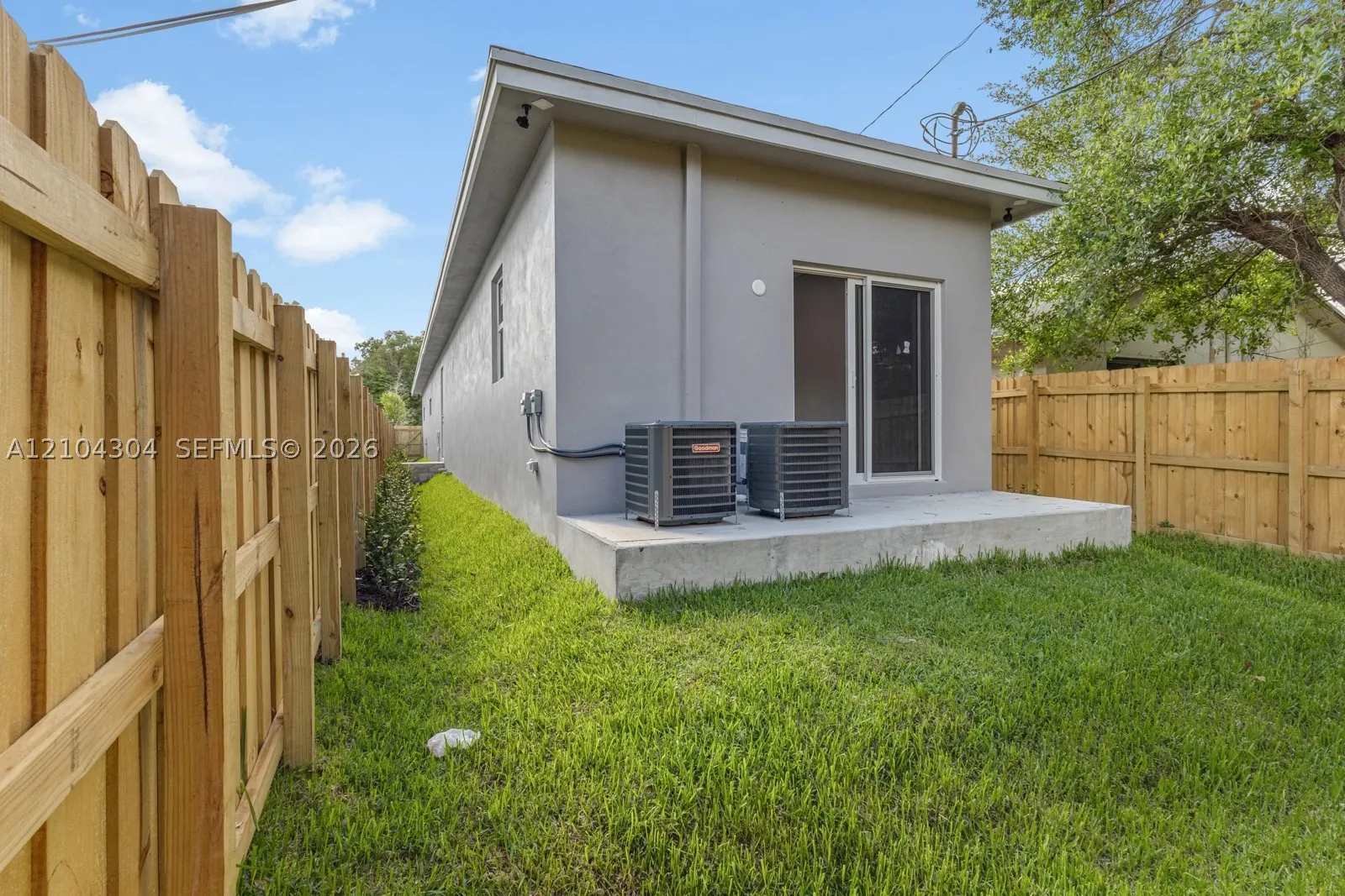 1028 NW 8th Ave