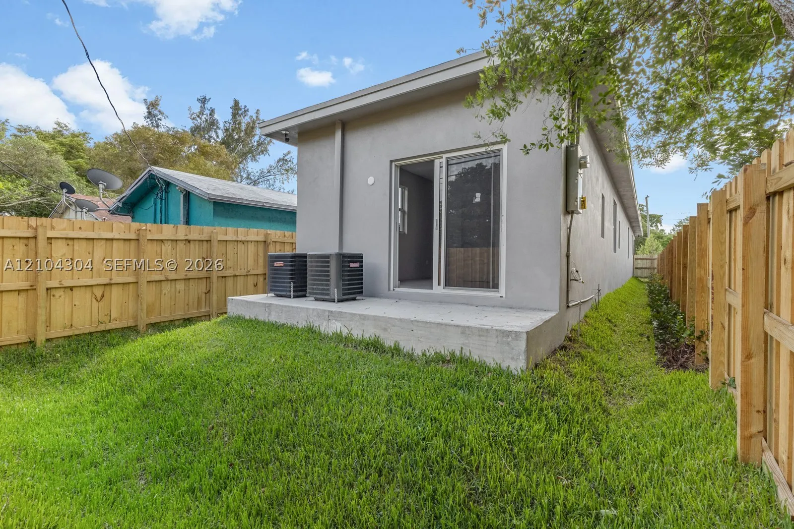 1028 NW 8th Ave