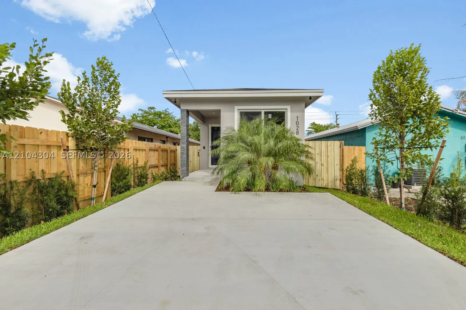 1028 NW 8th Ave