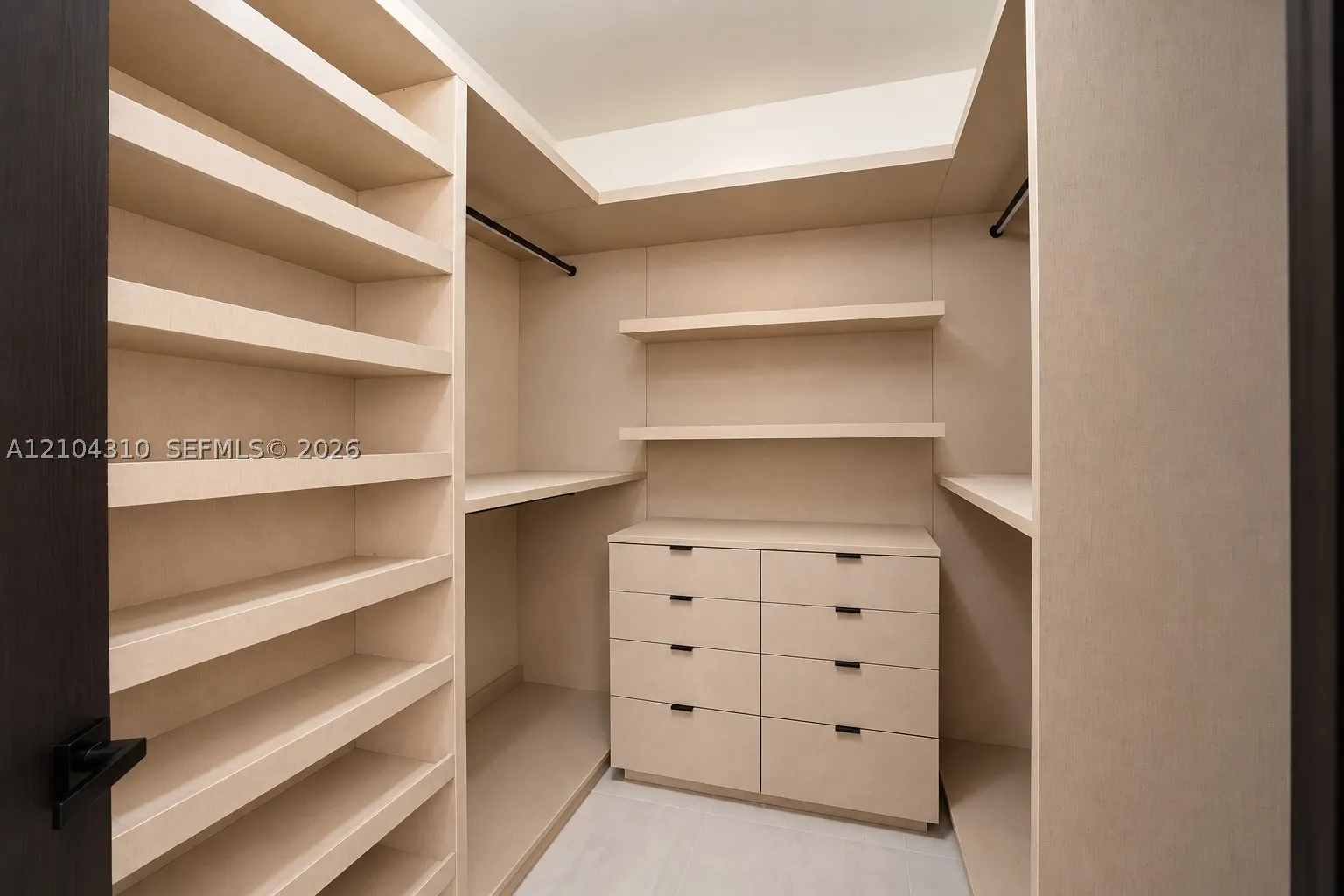3530 Mystic Pointe Dr #415