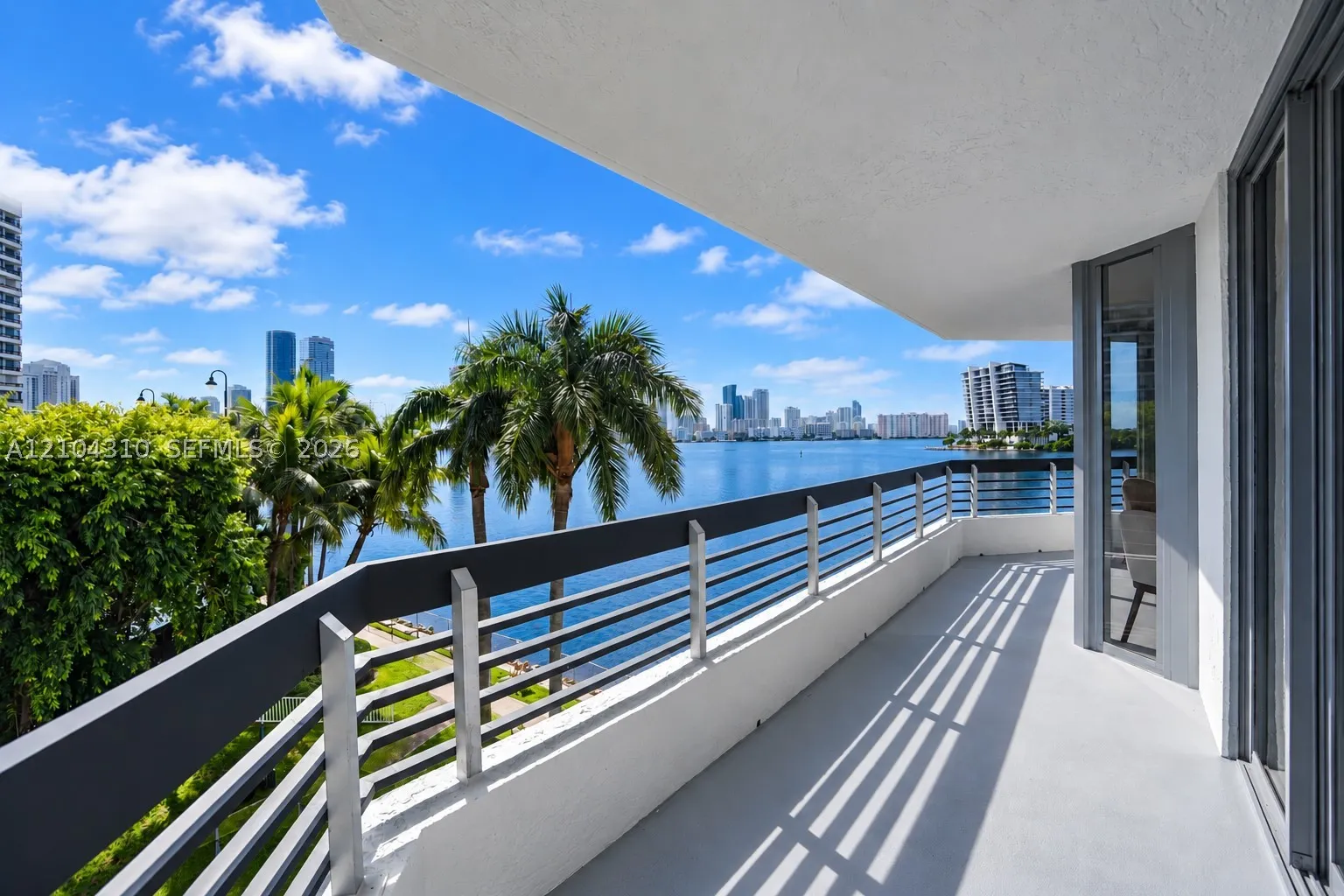 3530 Mystic Pointe Dr #415