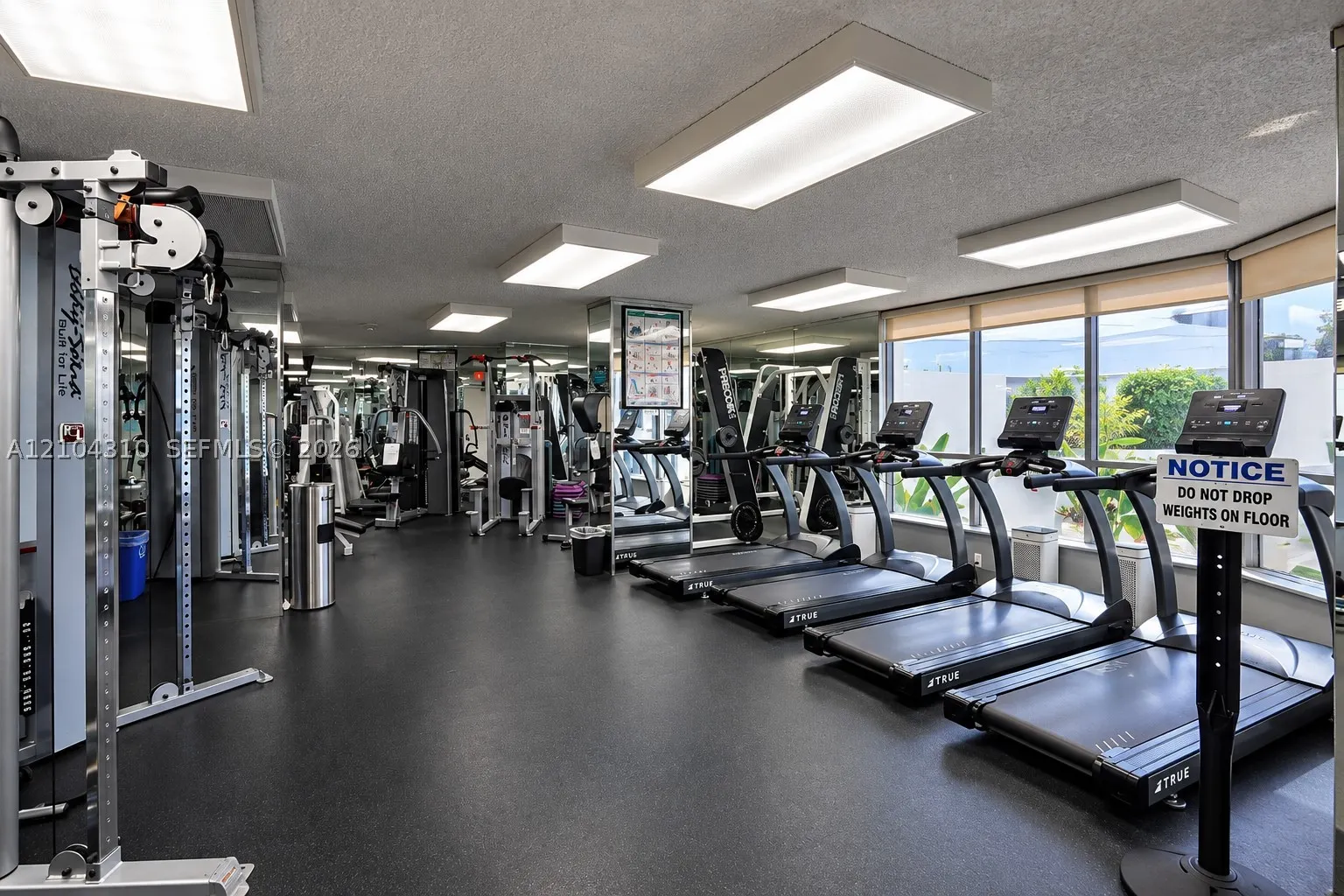 3530 Mystic Pointe Dr #415