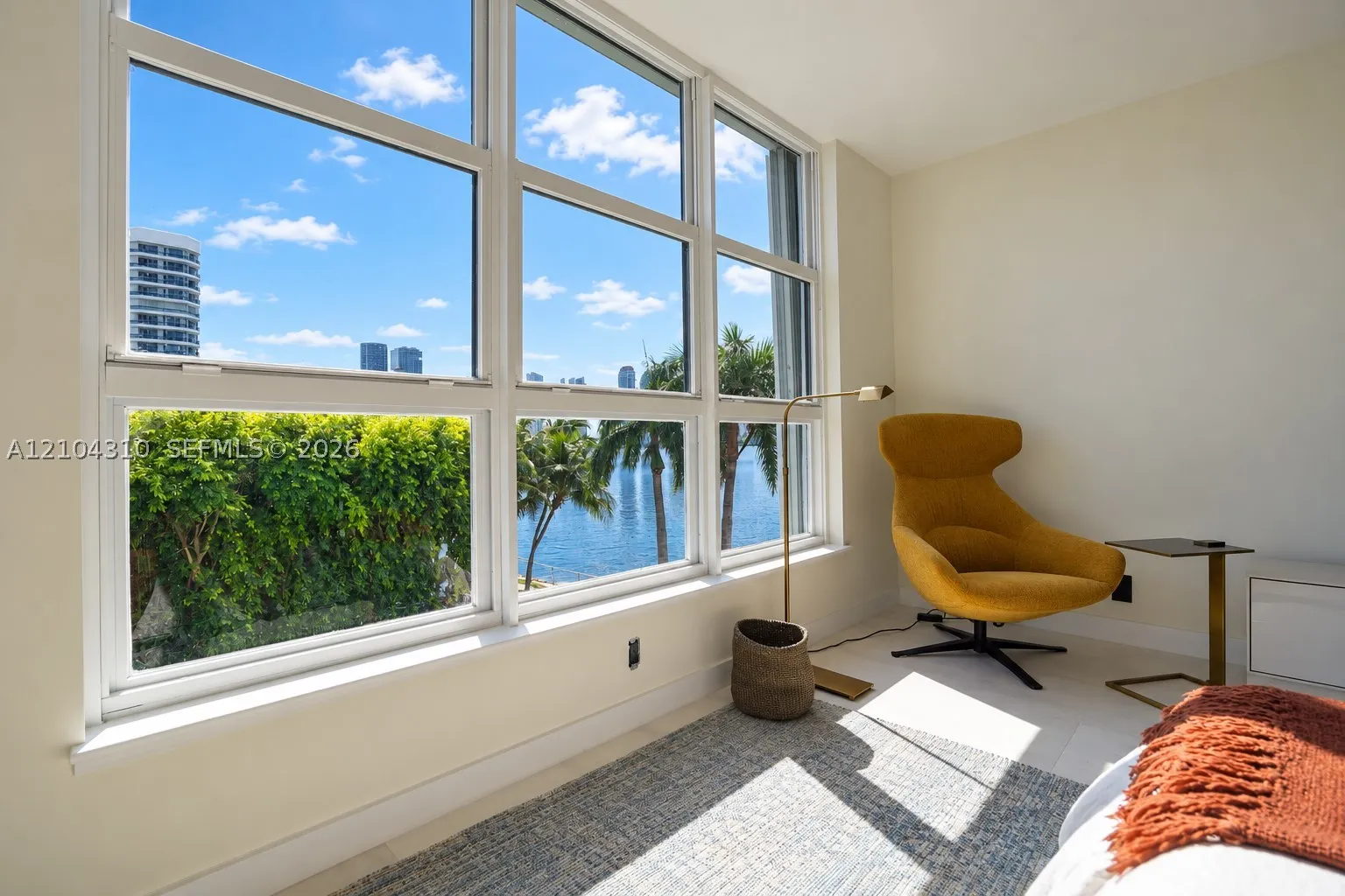 3530 Mystic Pointe Dr #415