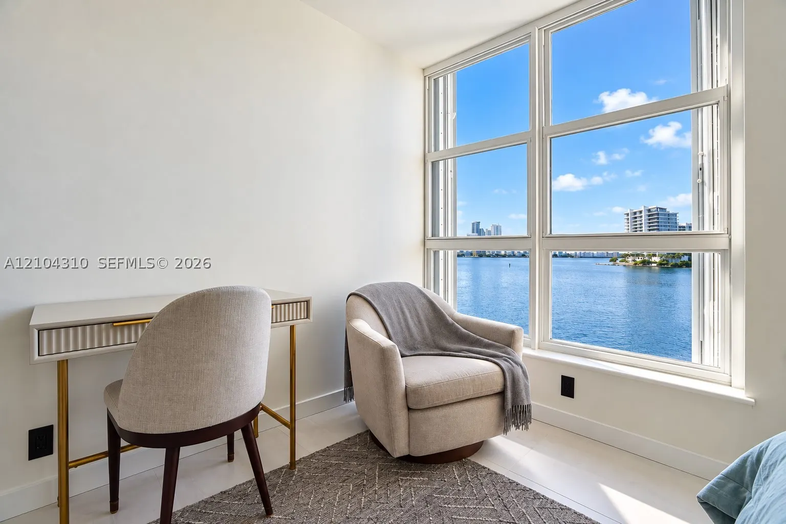 3530 Mystic Pointe Dr #415