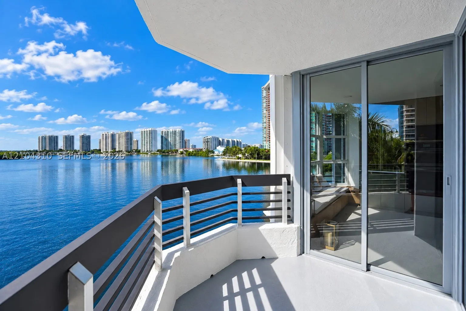 3530 Mystic Pointe Dr #415
