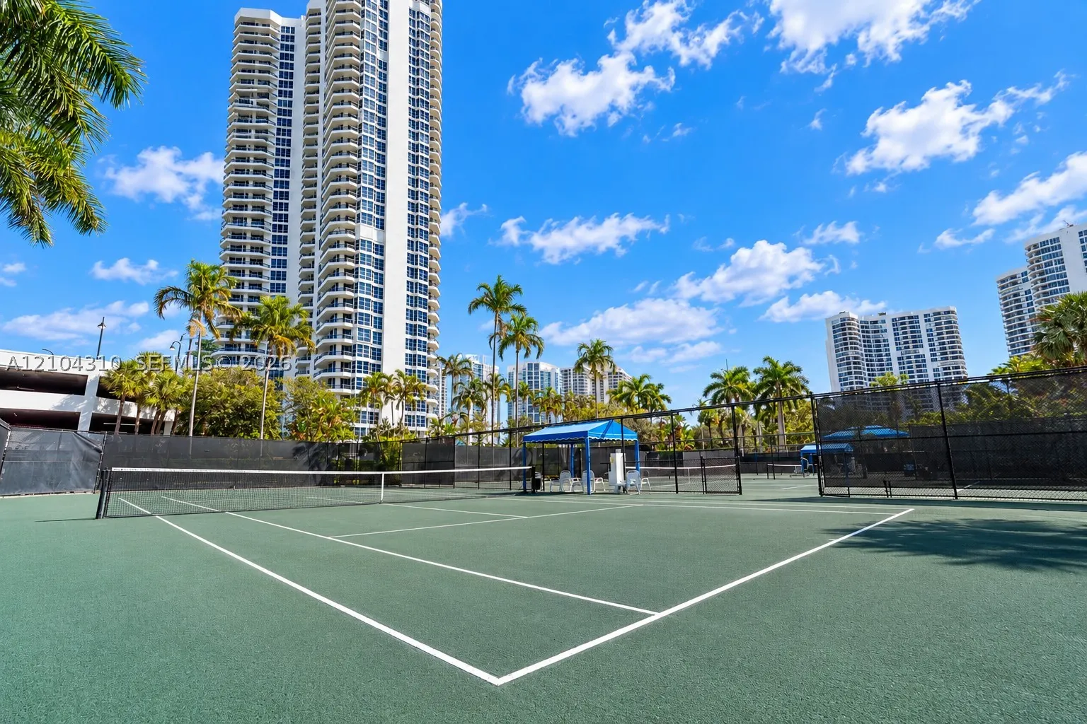 3530 Mystic Pointe Dr #415