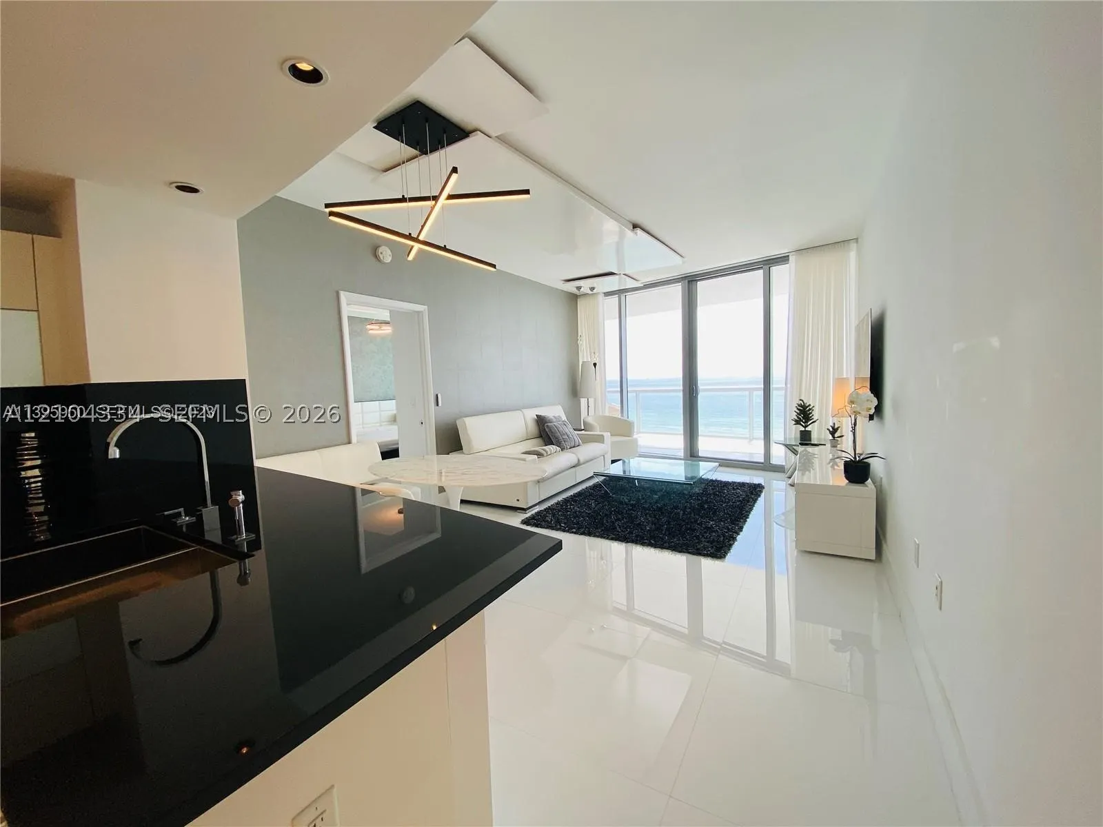 17121 Collins Ave #907