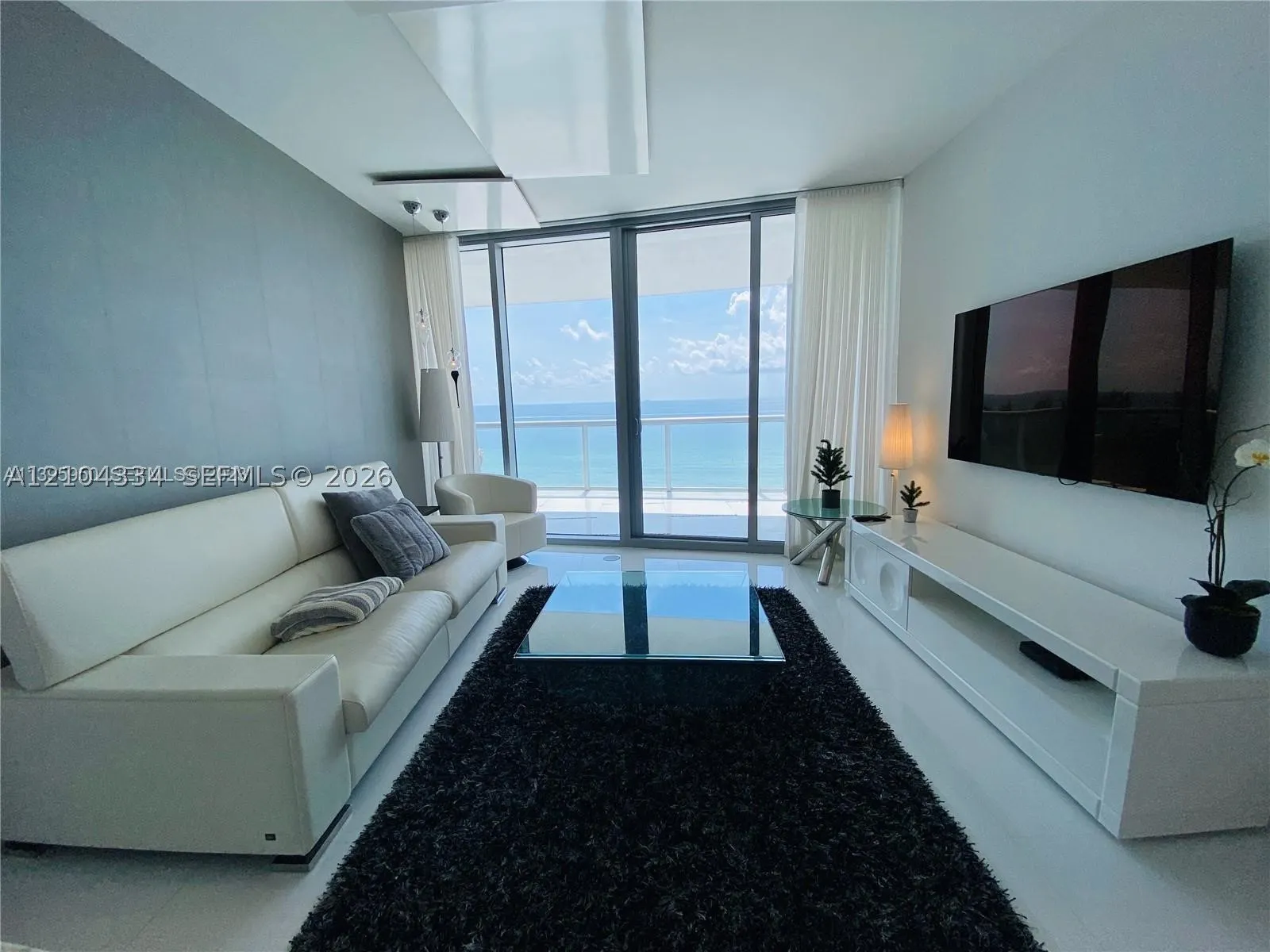 17121 Collins Ave #907