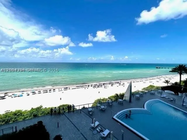 17121 Collins Ave #907