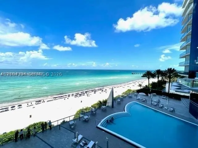 17121 Collins Ave #907