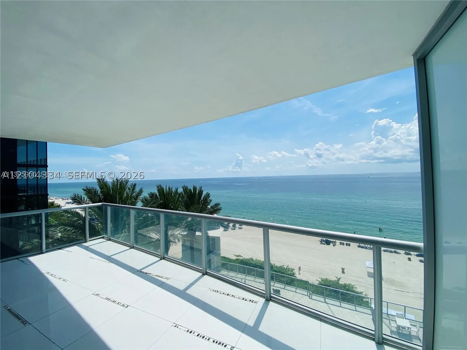 17121 Collins Ave #907