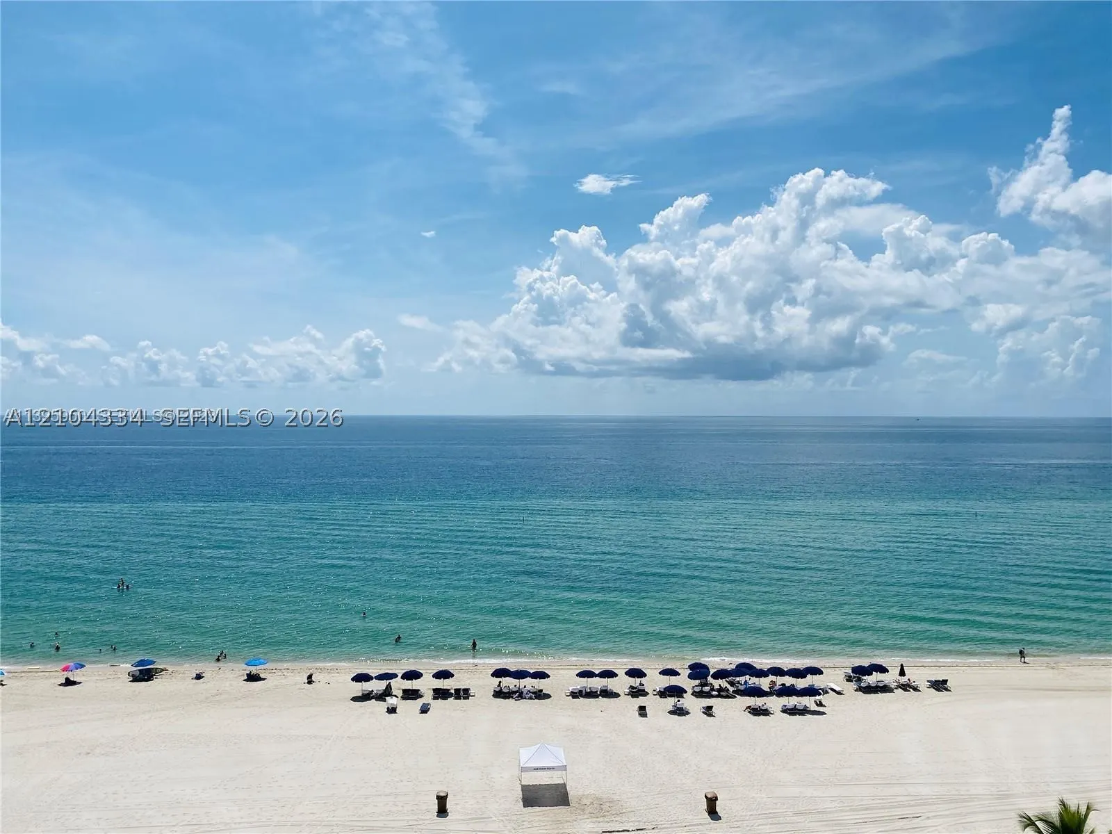 17121 Collins Ave #907