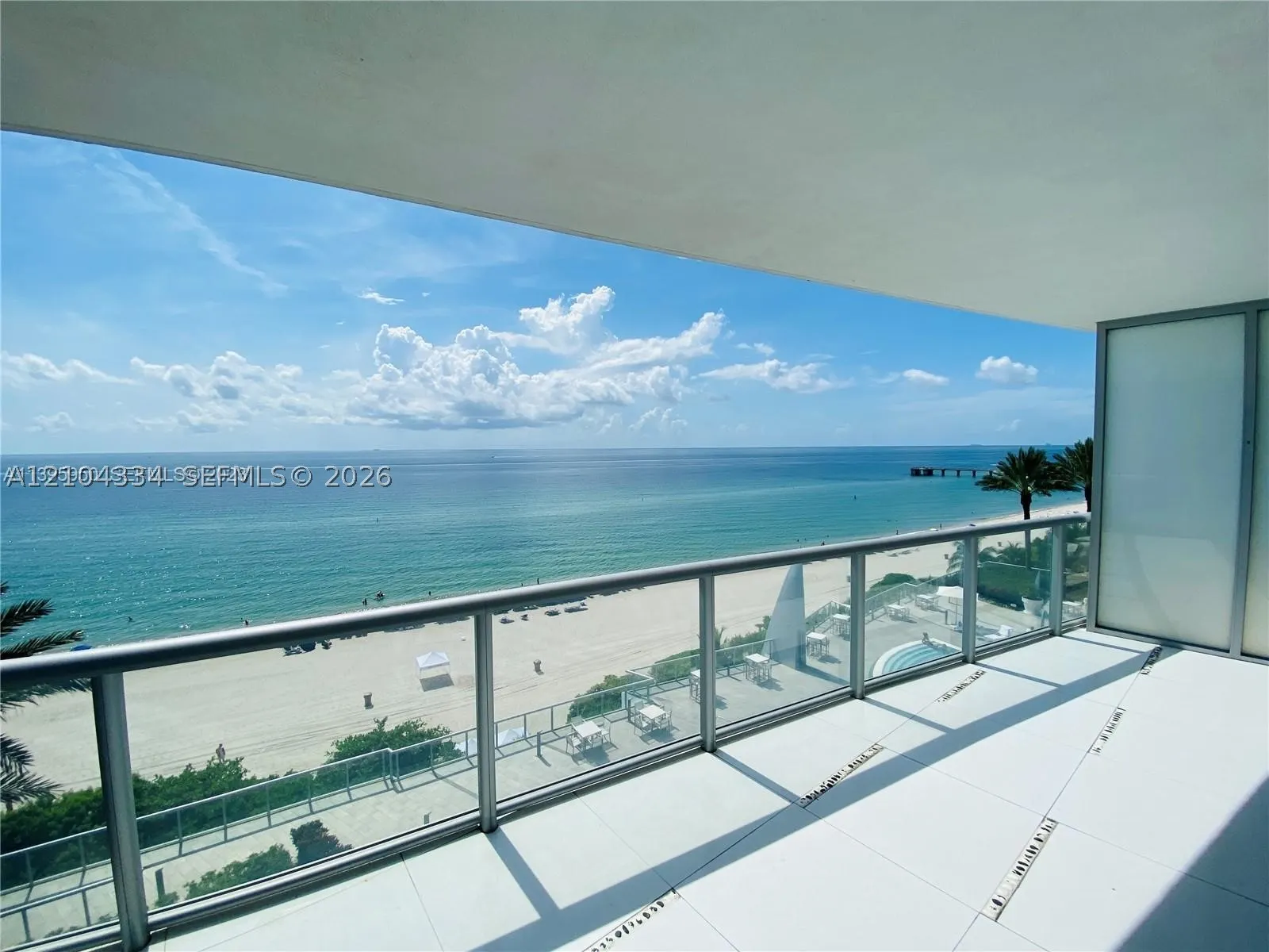 17121 Collins Ave #907
