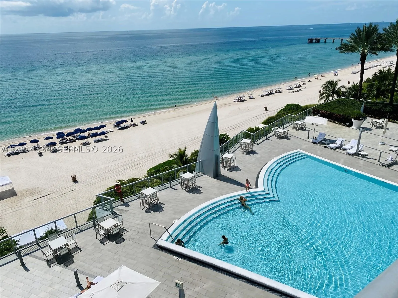 17121 Collins Ave #907